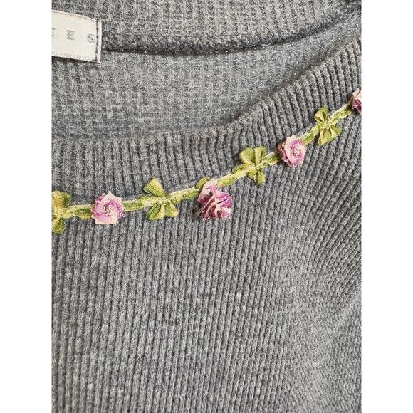 Vintage 90s Roses Thermal Top Gray Long Sleeve Crewneck Cozy Nostalgic Kidcore - Picture 3 of 7